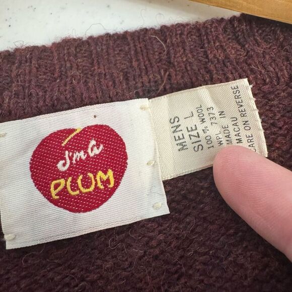 J’Ma Plum Men’s 100% Wool V-Neck Sweater Size Large Striped Graphic - Picture 6 of 9